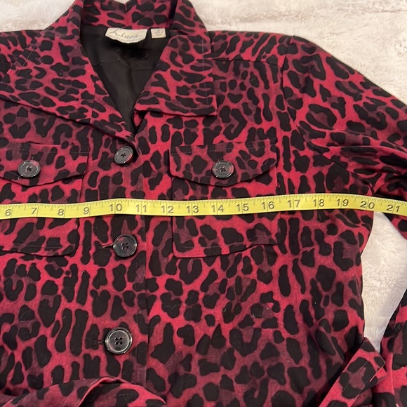 Animal print jacket by Linea. Great for holiday parties! Size Small. - Picture 4 of 7